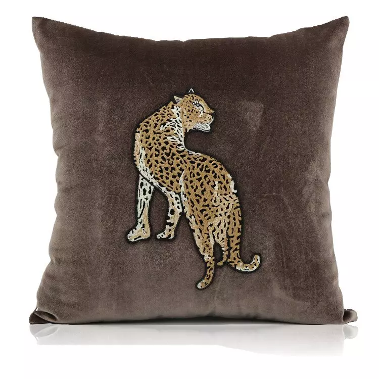 Housse de coussin velours léopard
