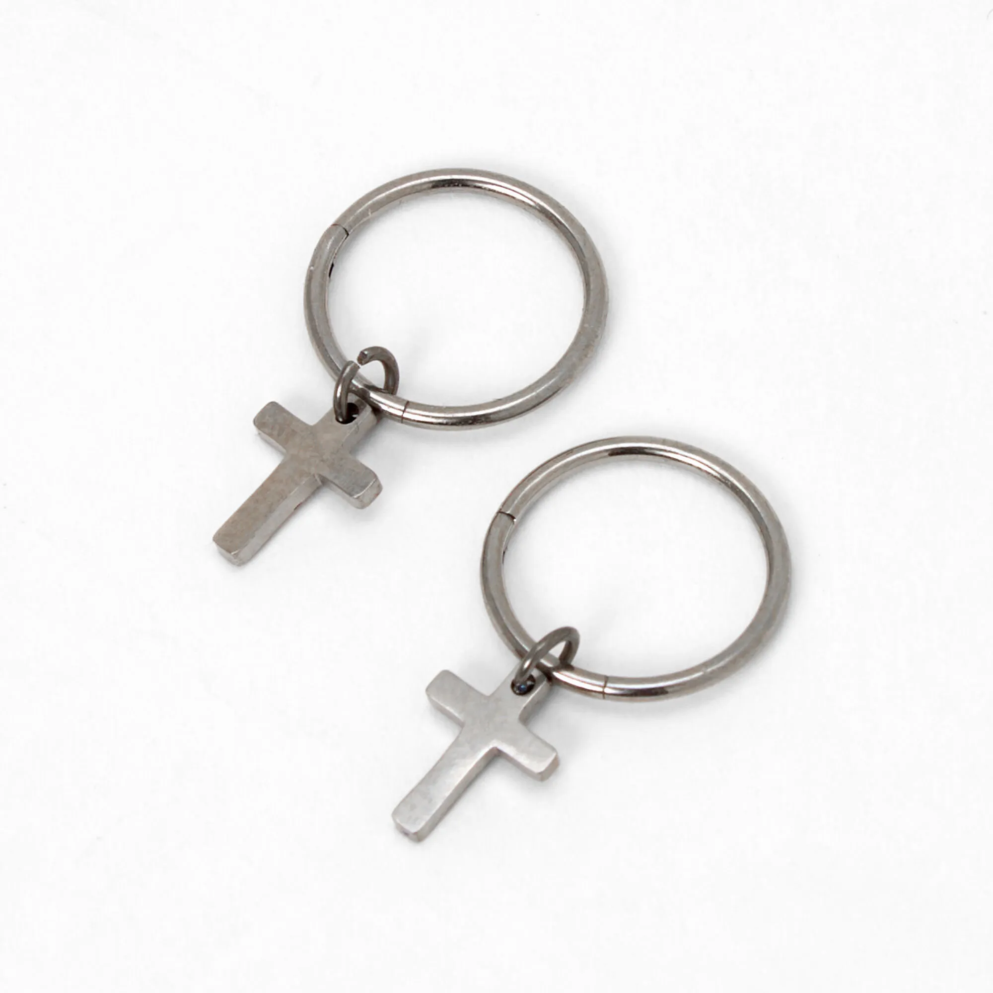 Mini créoles croix 10 mm en titane couleur argentée - Collection C Luxe
