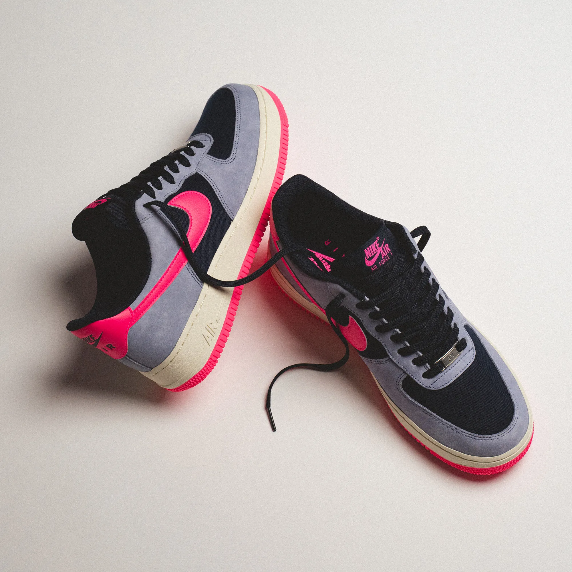 Nike - Air Force 1 '07 LX Ashen Slate (dark obsidian / pink blast)