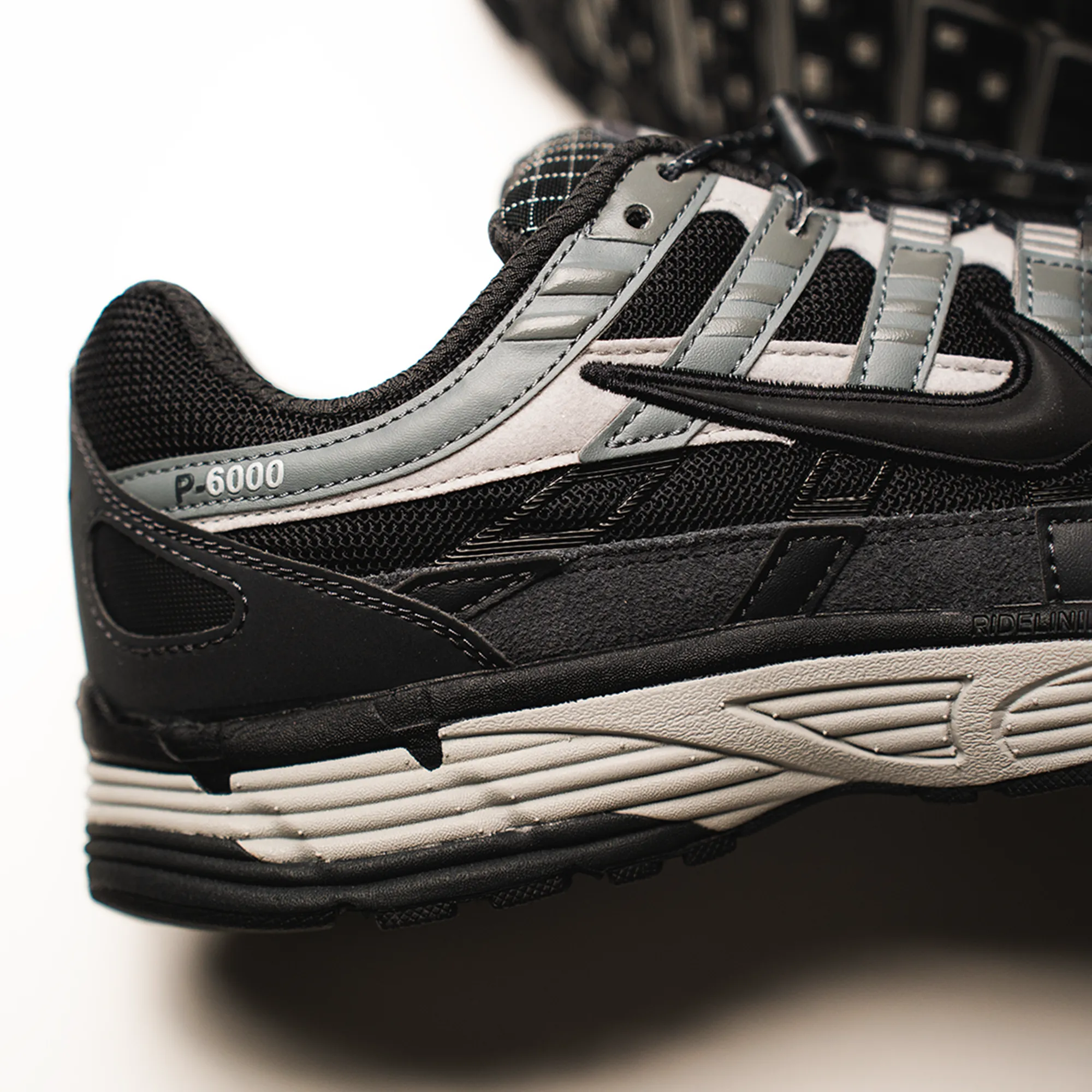 Nike - P-6000 (anthracite / black /  smoke grey)