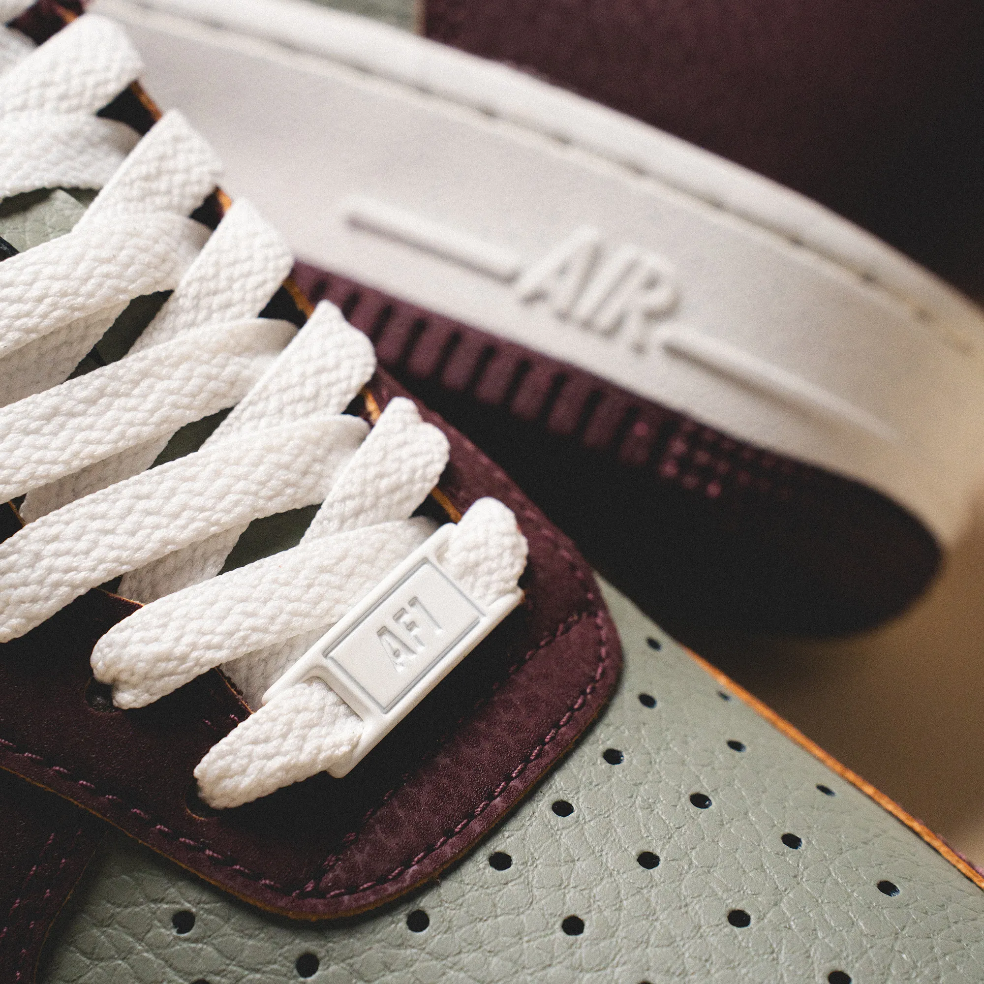 Nike - WMNS Air Force 1 '07 Burgundy Crush (pink foam / dark stucco)