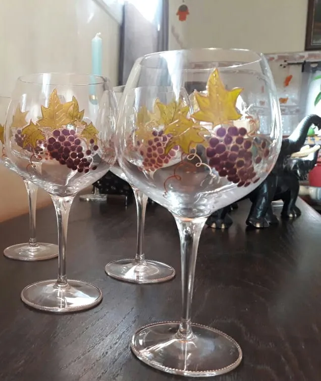 Verres à pieds peints à la main